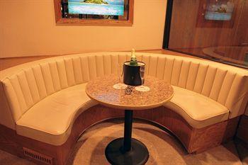 Sybaris Pool Suites Mequon Brown Deer Esterno foto