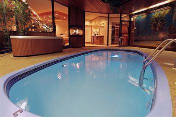Sybaris Pool Suites Mequon Brown Deer Esterno foto