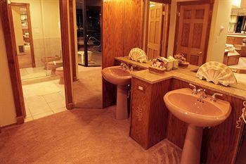 Sybaris Pool Suites Mequon Brown Deer Esterno foto